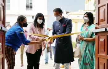 As part of AKAM, Ambassador Abhishek Singh and H.E. Karina Carpio, Governor of Aragua inaugurated the 'India Corner' in Maracay. This was followed by a cultural event where Amb.Singh gave a keynote address